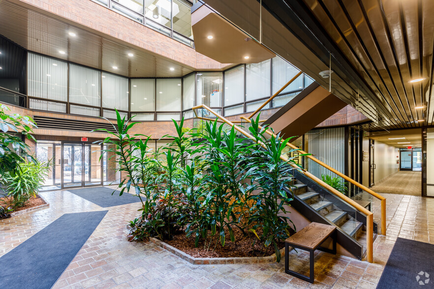 900 Victors Way, Ann Arbor, MI en alquiler - Lobby - Imagen 3 de 18