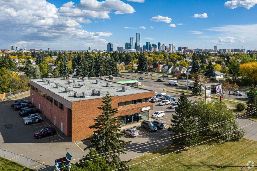 11830 111th Ave, Edmonton, AB en alquiler - Foto del edificio - Imagen 3 de 5