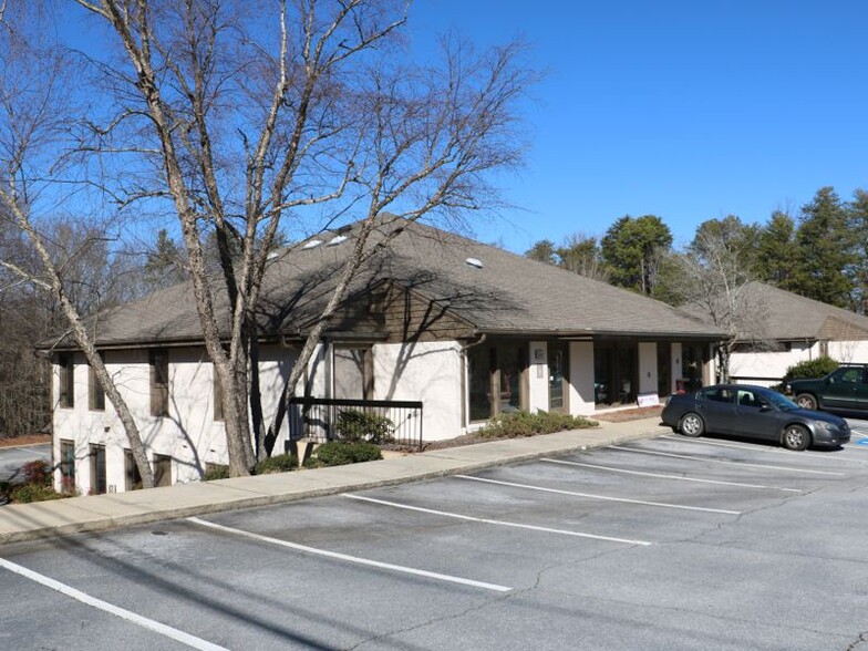 554 Memorial Drive Ext, Greer, SC en venta - Foto del edificio - Imagen 2 de 21