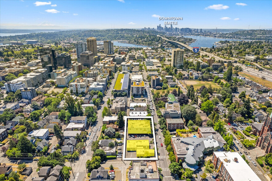 5048 Roosevelt Way NE, Seattle, WA en venta - Foto principal - Imagen 1 de 5