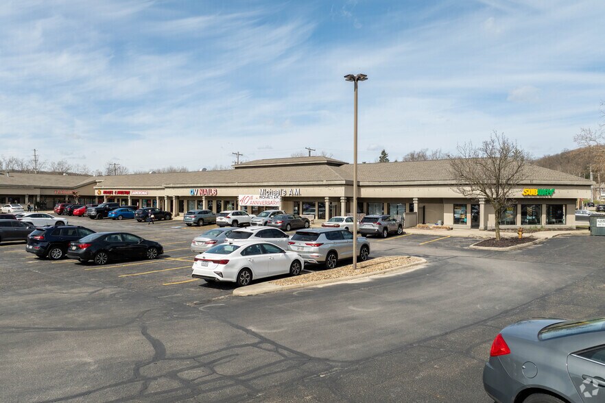 1562 Akron Peninsula Rd, Akron, OH en venta - Foto del edificio - Imagen 3 de 20