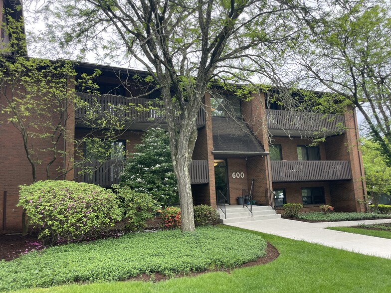 603 McKnight Park Dr, Pittsburgh, PA en alquiler - Foto del edificio - Imagen 3 de 19