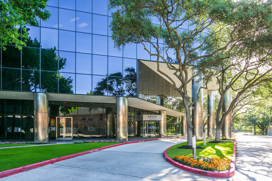 1800 Bering Dr, Houston, TX en alquiler - Foto del edificio - Imagen 2 de 10