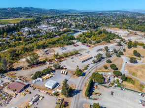 13611 Healdsburg Ave, Healdsburg, CA - VISTA AÉREA  vista de mapa - Image1