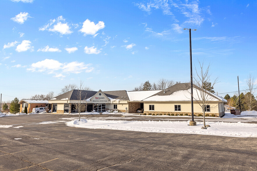 544 Pearl Rd, Brunswick, OH en venta - Foto del edificio - Imagen 2 de 49