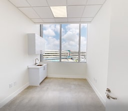 850 NW 42nd Ave, Miami, FL en alquiler Foto del interior- Imagen 2 de 5