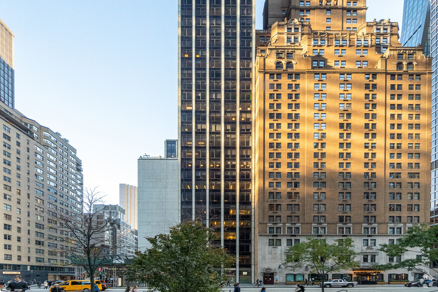 1350 Avenue of the Americas, New York, NY en alquiler - Foto del edificio - Imagen 3 de 4