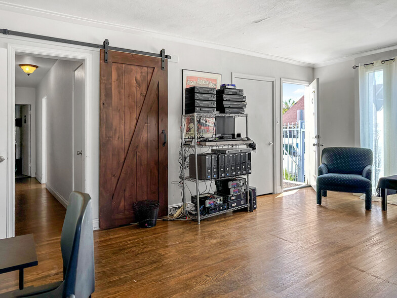 1622 N Gower St, Los Angeles, CA en alquiler - Foto del interior - Imagen 3 de 16