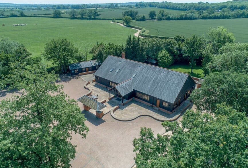 Kingswood Ln, Aylesbury en alquiler - Foto del edificio - Imagen 3 de 44