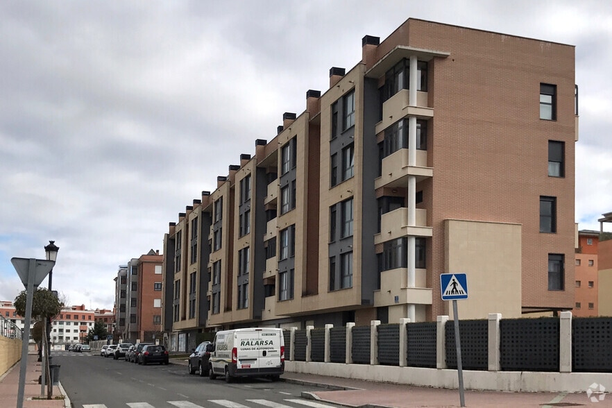 Edificio residencial en Ávila, Ávila en venta - Foto del edificio - Imagen 2 de 2