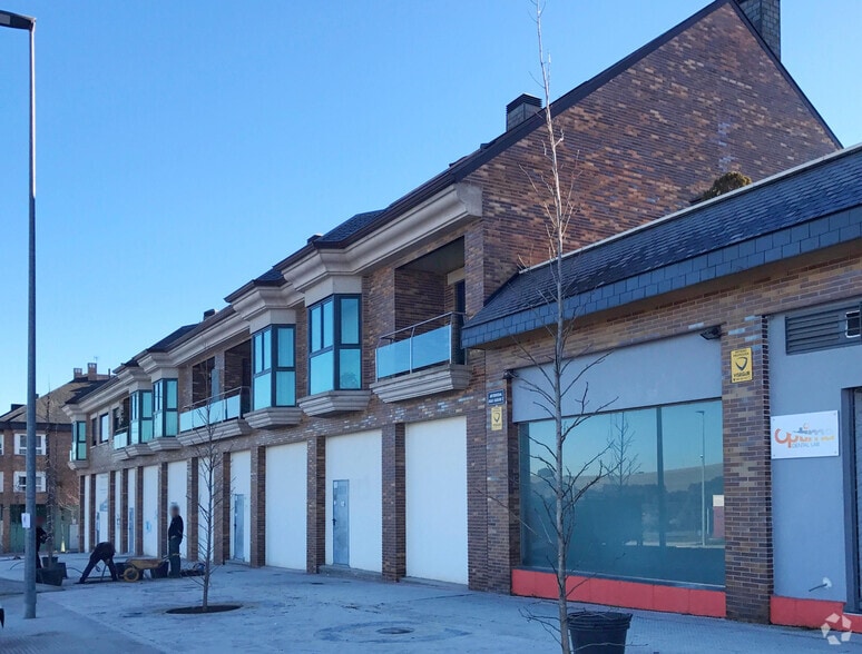 Edificio residencial en Villanueva del Pardillo, Madrid en venta - Foto del edificio - Imagen 2 de 2