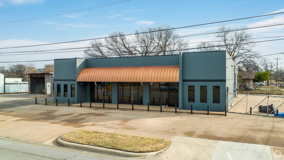 113-117 S Sylvania Ave, Fort Worth, TX en alquiler - Foto del edificio - Imagen 1 de 8