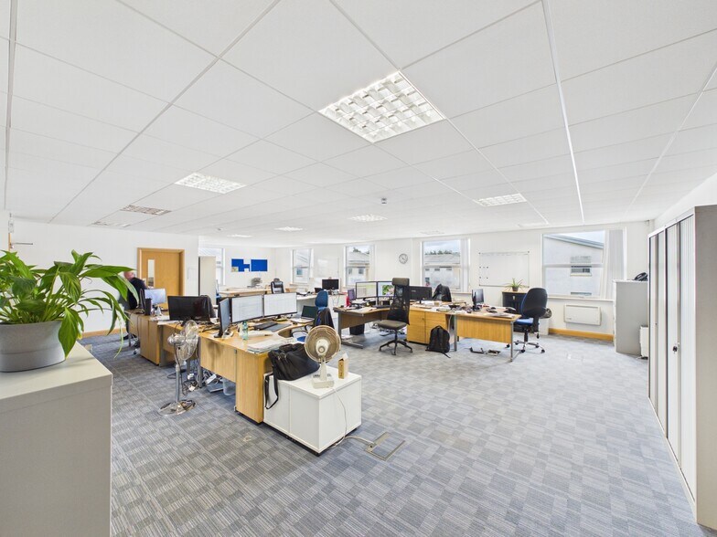 12 Starlaw Business Park, Livingston en venta - Foto del edificio - Imagen 2 de 11