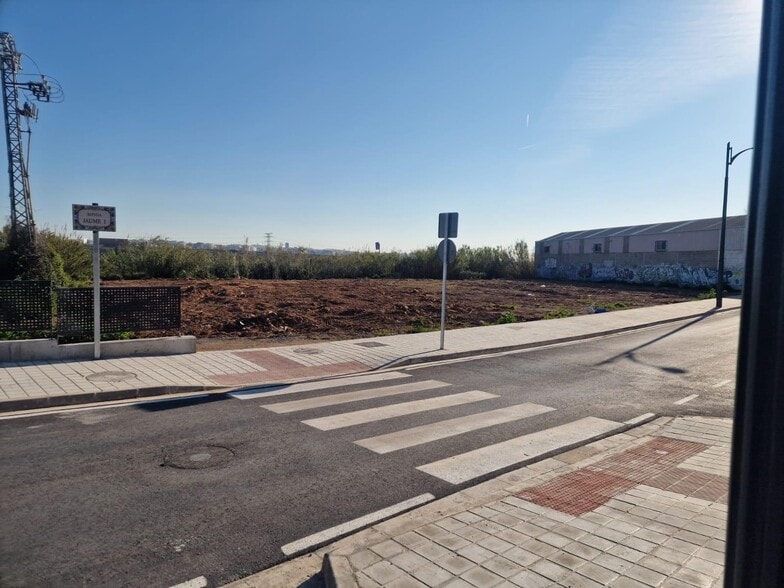 Nave en Manises, Valencia en alquiler - Foto del edificio - Imagen 3 de 16