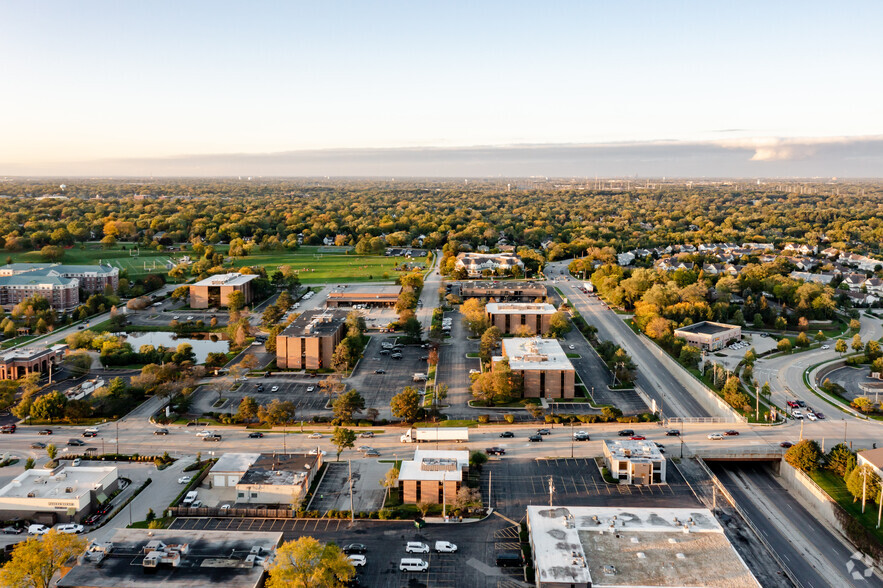 800 Roosevelt Rd, Glen Ellyn, IL en alquiler - Foto del edificio - Imagen 2 de 12