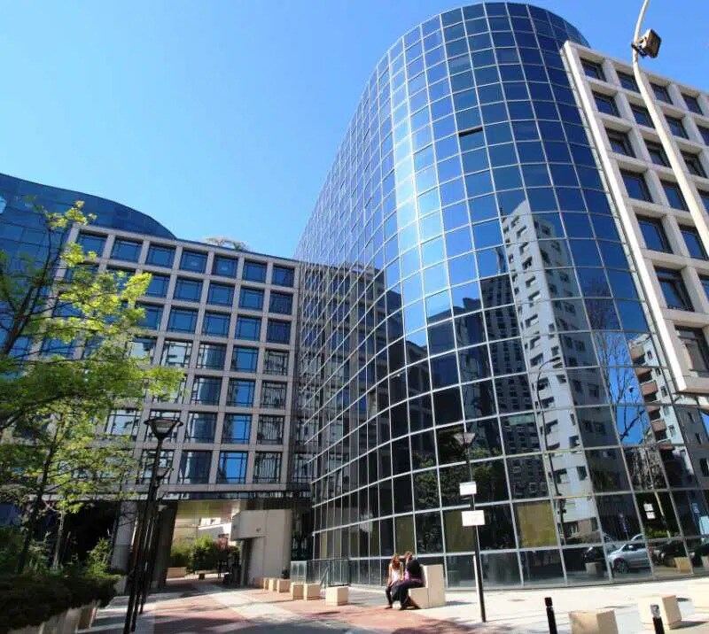 47 Rue Louis Blanc, Courbevoie en alquiler Foto del edificio- Imagen 1 de 9