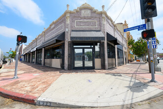 700 N Heliotrope Dr, Los Angeles, CA en alquiler Foto del edificio- Imagen 1 de 3