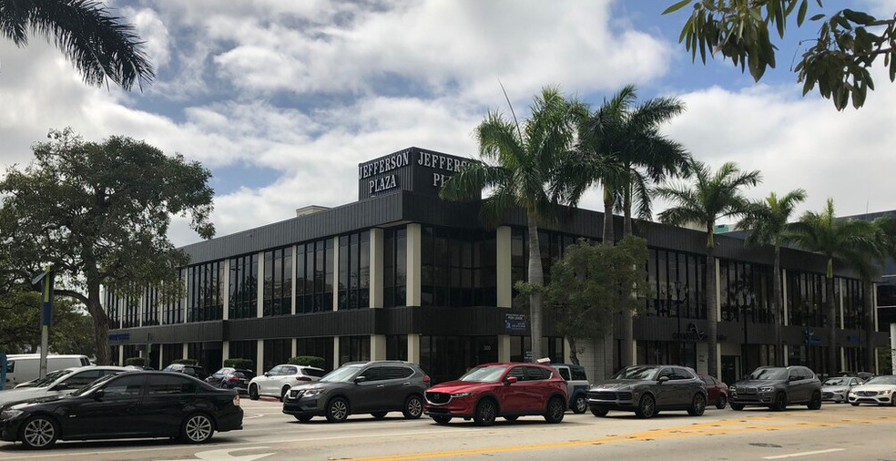 300 Arthur Godfrey Rd, Miami Beach, FL en alquiler - Foto del edificio - Imagen 1 de 1