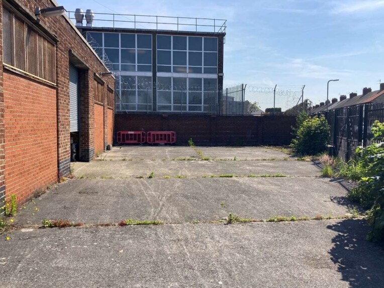 11 Ritchie Ave, Liverpool en venta - Foto del edificio - Imagen 2 de 6