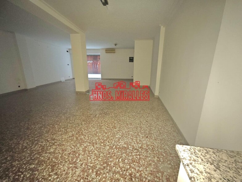 Local en Elche, Alicante en venta - Foto del interior - Imagen 3 de 15