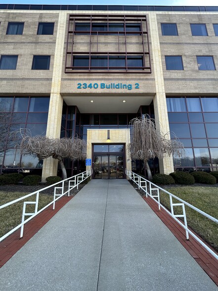 2340 E Meyer Blvd, Kansas City, MO en alquiler - Foto del edificio - Imagen 2 de 2