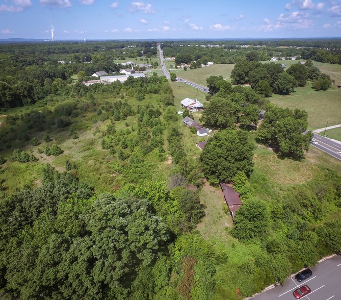 715 River Hwy, Mooresville, NC en venta - Vista aérea - Imagen 3 de 6