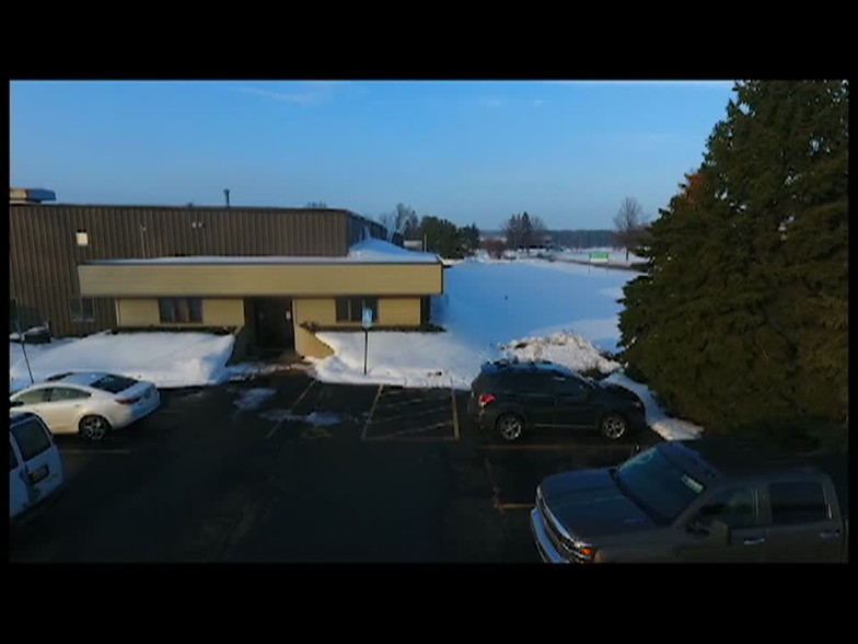 3303 John F Donnelly Dr, Holland, MI en venta - Vídeo de anuncio comercial - Imagen 2 de 3