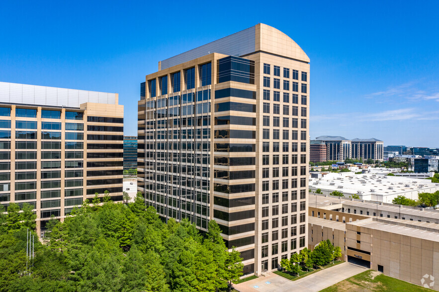 13737 Noel Rd, Dallas, TX en alquiler - Foto del edificio - Imagen 1 de 7