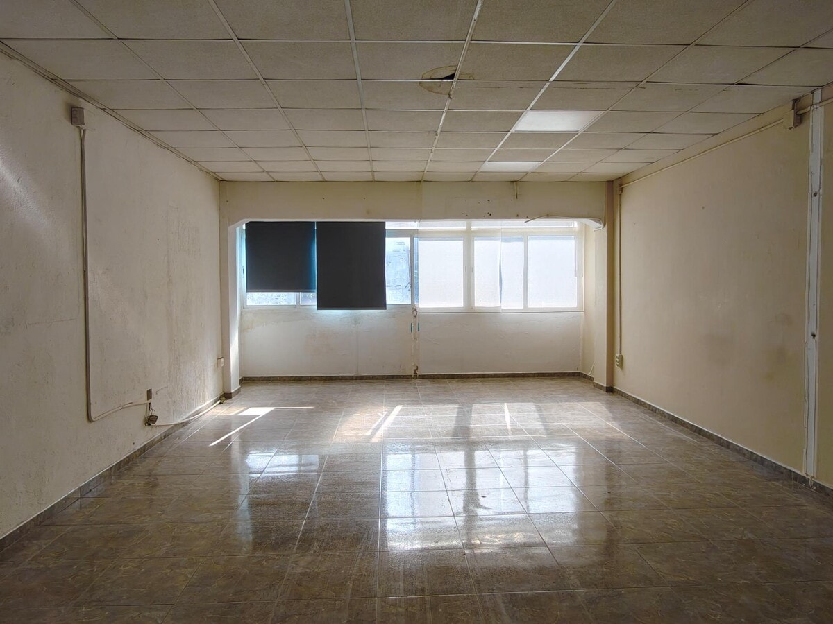 L'Hospitalet de Llobregat, BAR 08907 - - - Foto del interior - Image 1 of 44