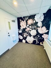 2-14 Boul Désaulniers, Saint-lambert, QC en alquiler Foto del interior- Imagen 1 de 4