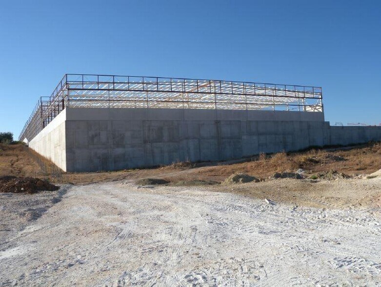 Nave en Loja en venta - Foto del edificio - Imagen 1 de 4