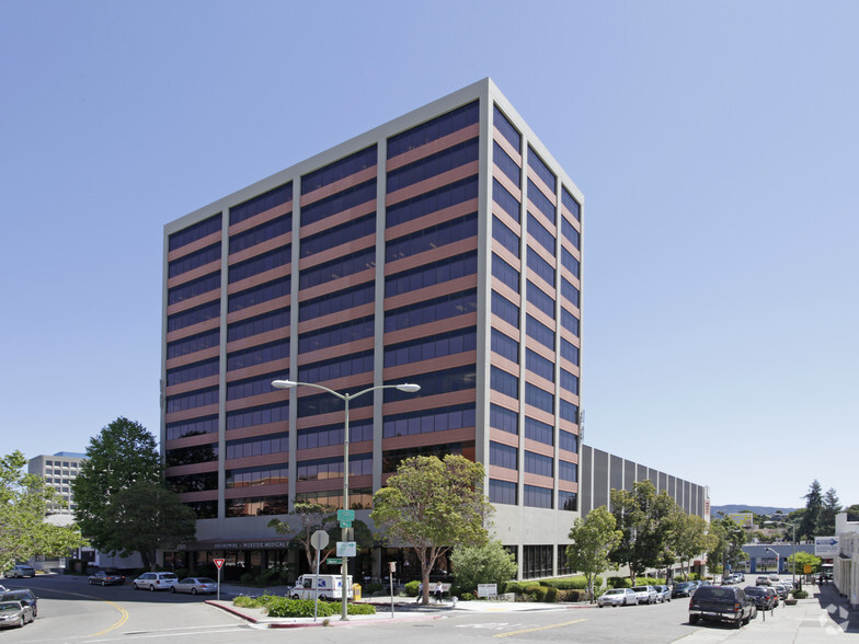 3300 Webster St, Oakland, CA en alquiler - Foto del edificio - Imagen 1 de 4