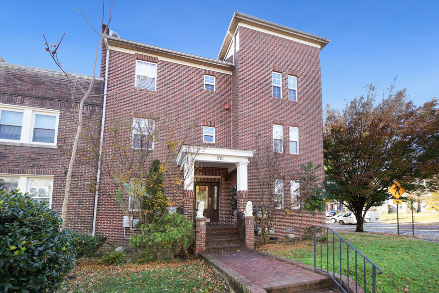 1701 E St NE, Washington, DC en venta - Foto del edificio - Imagen 1 de 31