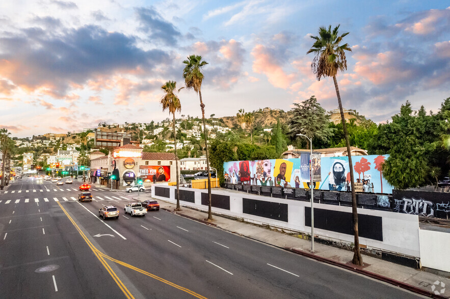 7979 W Sunset Blvd, Los Angeles, CA en alquiler - Foto del edificio - Imagen 1 de 12