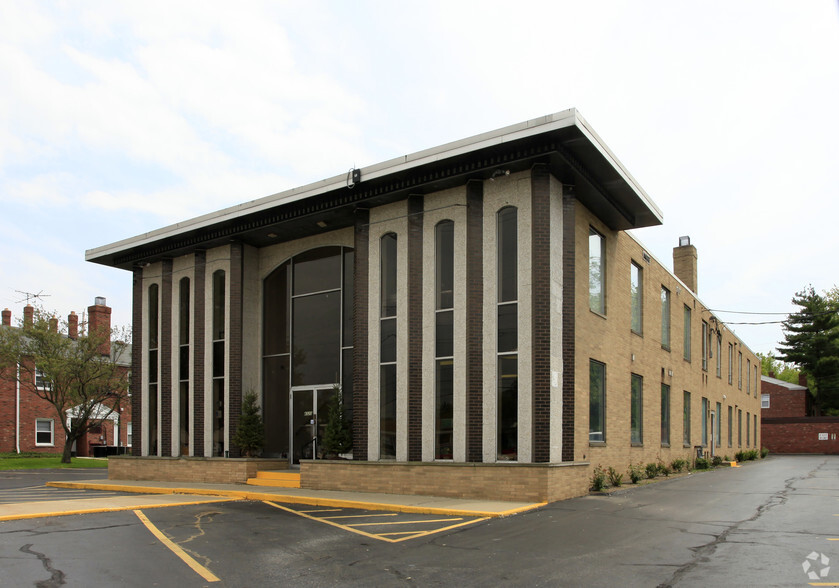 4320 Mayfield Rd, South Euclid, OH en alquiler - Foto del edificio - Imagen 1 de 2