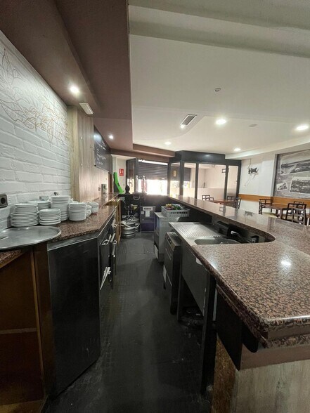 Local en Fene, La Coruna en venta - Foto del interior - Imagen 2 de 21