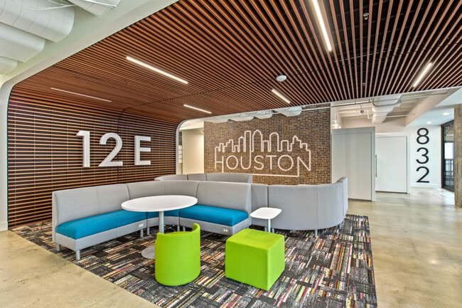 Más detalles de 5065-5075 Westheimer Rd, Houston, TX - Oficina en alquiler