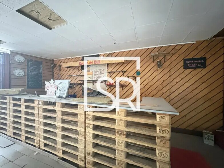 Local en Clermont-Ferrand en venta - Vestíbulo - Imagen 1 de 10