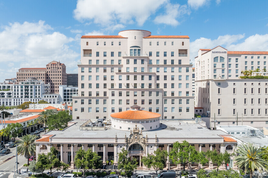 2333 Ponce de Leon Blvd, Coral Gables, FL en alquiler - Foto del edificio - Imagen 3 de 7