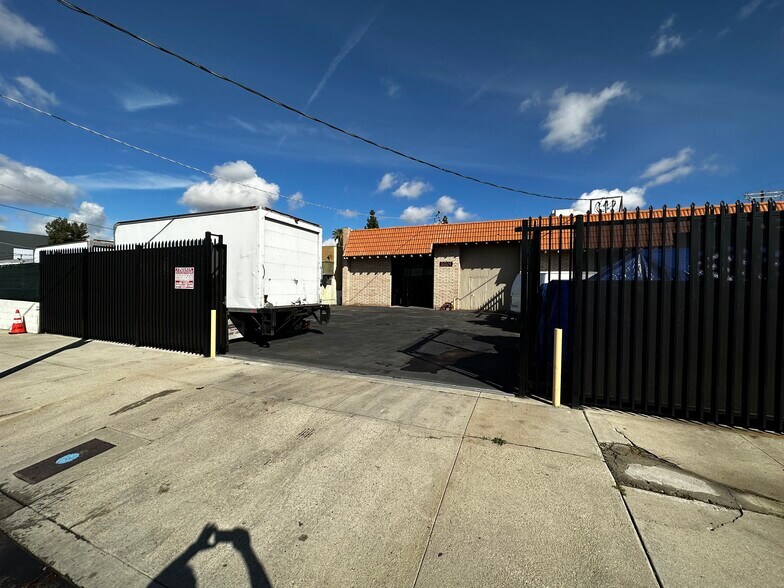 16117-16123 Cohasset St, Van Nuys, CA en venta - Foto del edificio - Imagen 1 de 1