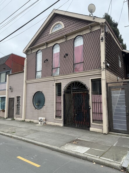 221 Tewksbury Ave, Richmond, CA en venta - Foto del edificio - Imagen 1 de 8