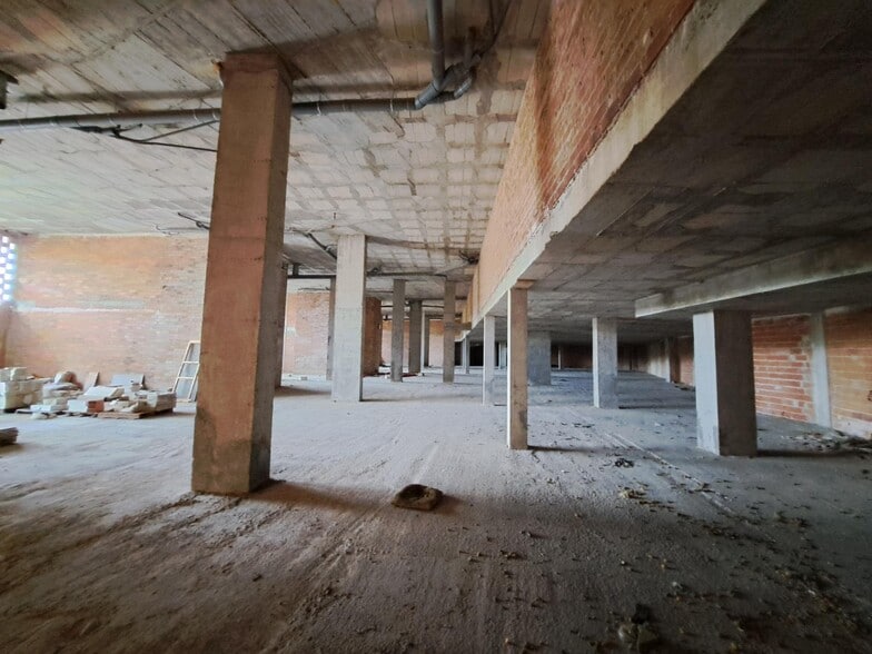 Local en Alzira en venta - Foto del edificio - Imagen 2 de 32