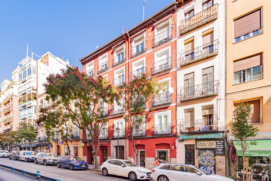 Calle de Fernández de los Ríos, 6, Madrid, Madrid en alquiler - Foto del edificio - Imagen 2 de 3