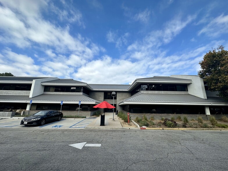 31416 Agoura Rd, Westlake Village, CA en alquiler - Foto del edificio - Imagen 2 de 11