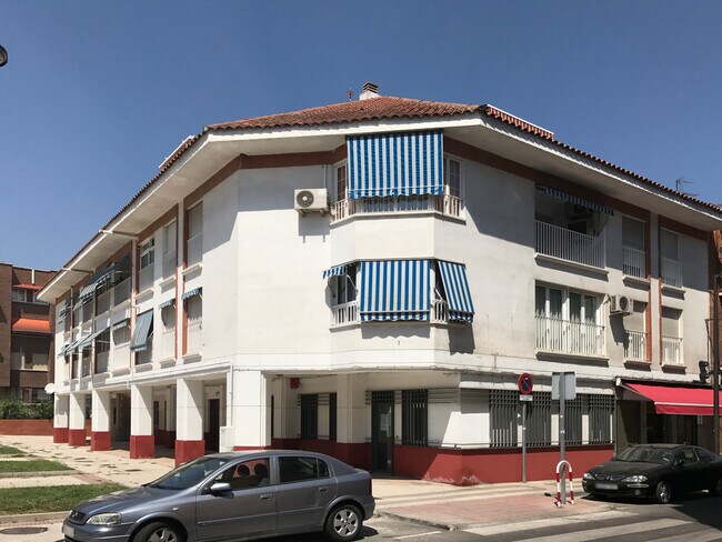 Más detalles de Calle Fuenlabrada, 12, Getafe - Local en alquiler