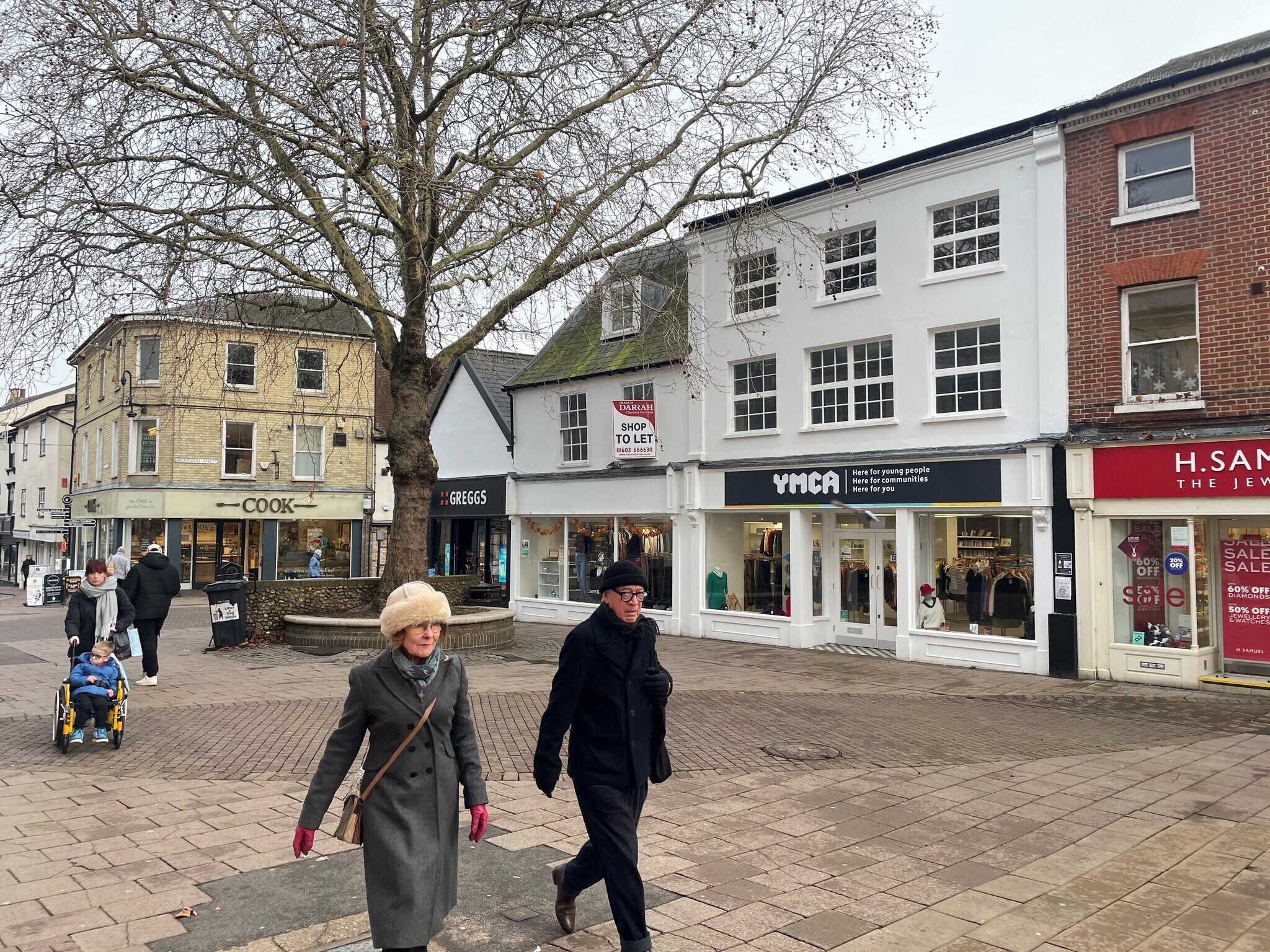 30-31 Cornhill, Bury St Edmunds en alquiler Foto principal- Imagen 1 de 2