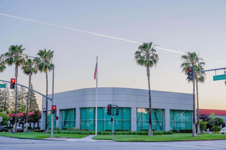 521 Charcot Ave, San Jose, CA en alquiler - Foto del edificio - Imagen 1 de 20