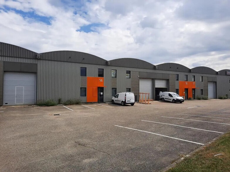 11 13 Chemin De L'Industrie, Dardilly en alquiler - Foto del edificio - Imagen 1 de 5