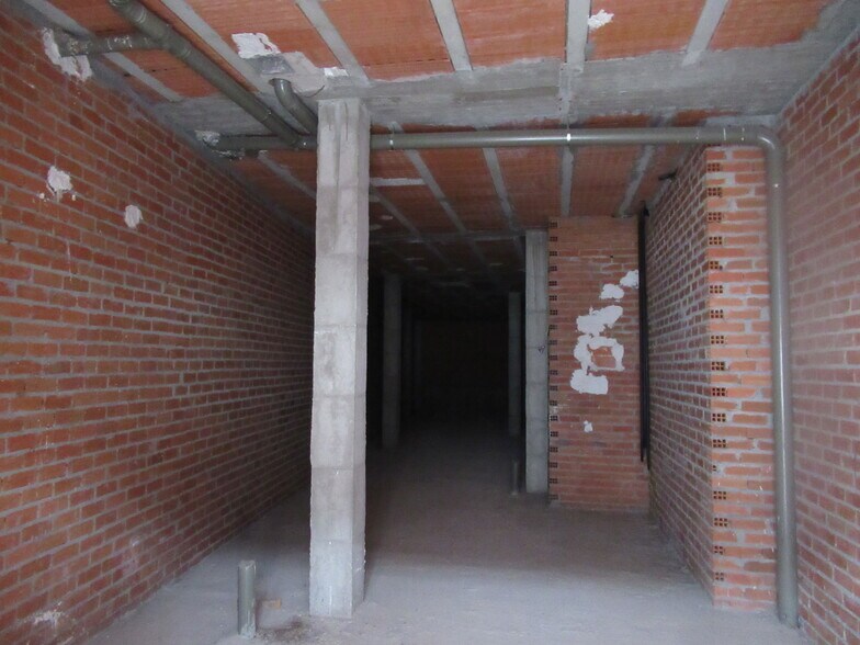 Local en Íscar en venta - Foto del edificio - Imagen 3 de 6