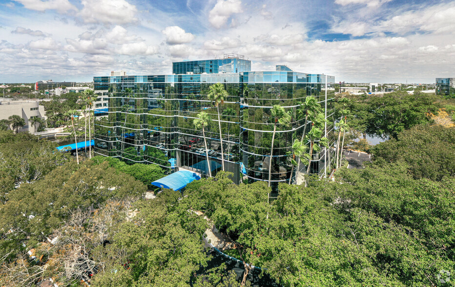 600 Corporate Dr, Fort Lauderdale, FL en alquiler - Foto del edificio - Imagen 1 de 6